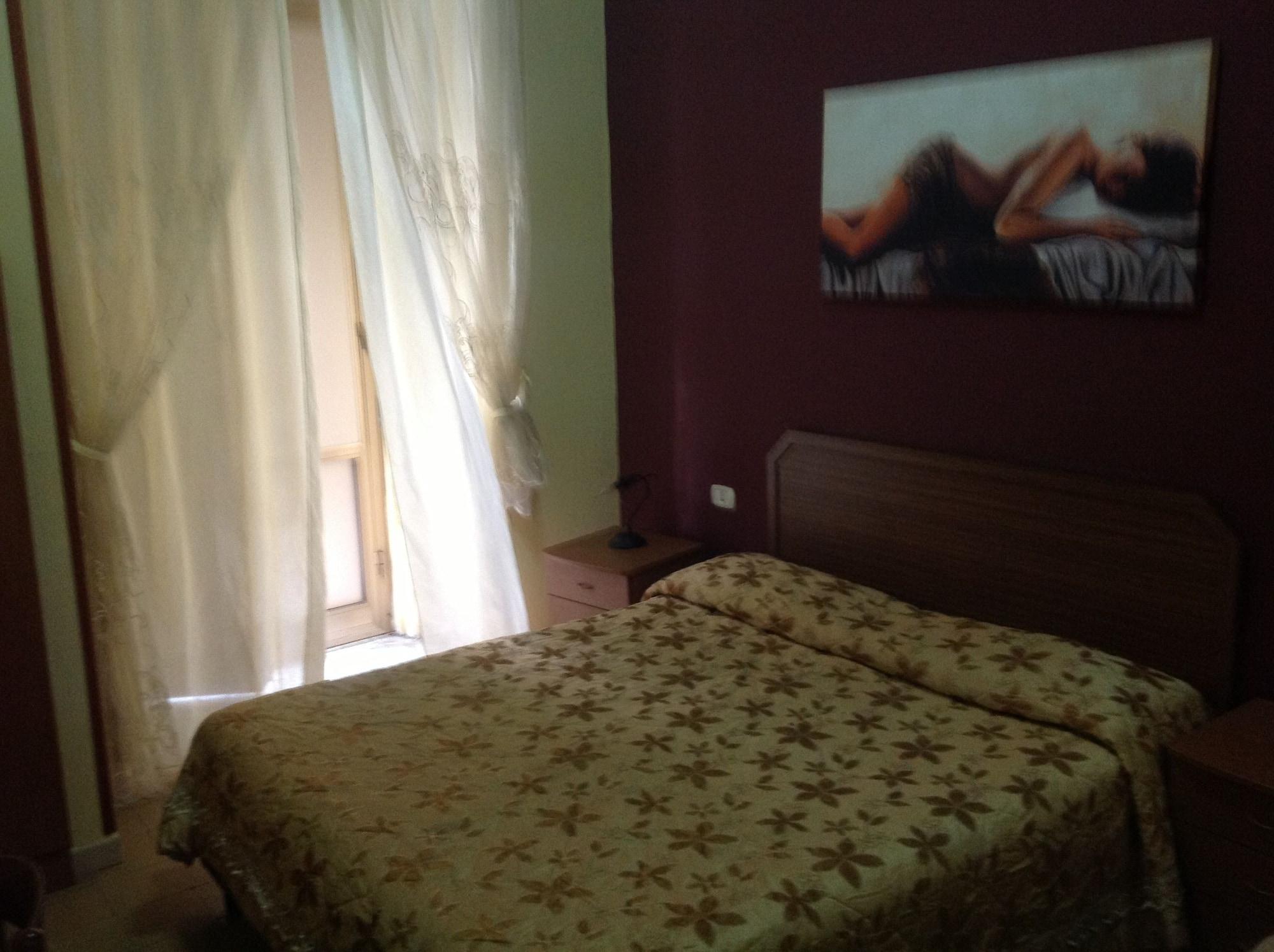 Hotel Poker Nápoly Kültér fotó