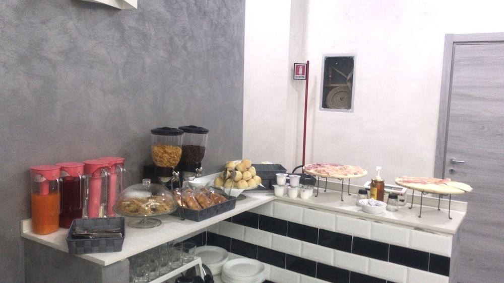 Hotel Poker Nápoly Kültér fotó